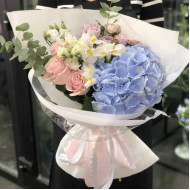 Гортензия голубая в оформлении