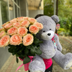 Мишка с цветами