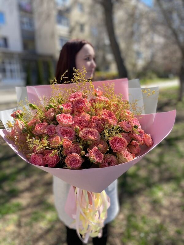 Букет кустовых роз